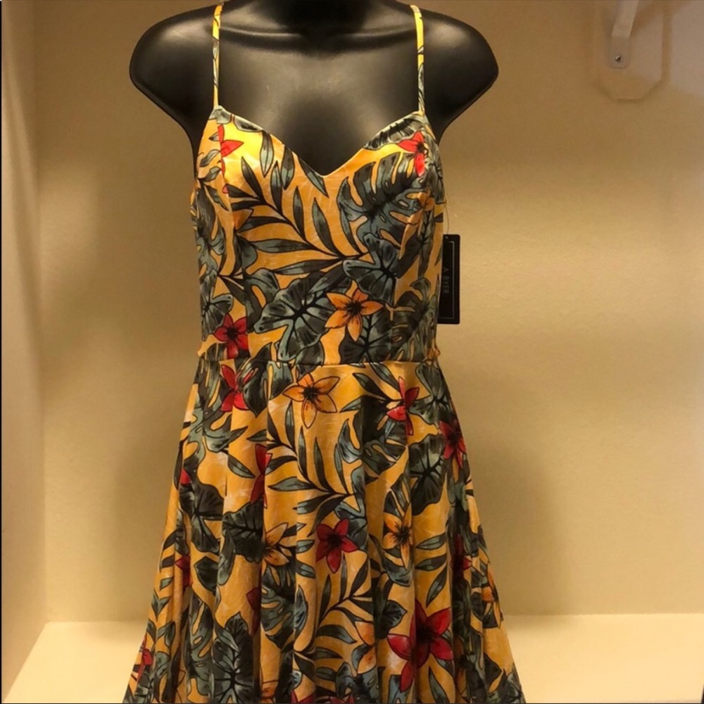 A. BYER | Women’s Dress